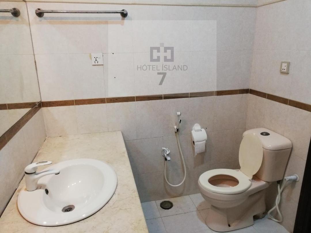Hotel 7Island Karachi Eksteriør billede